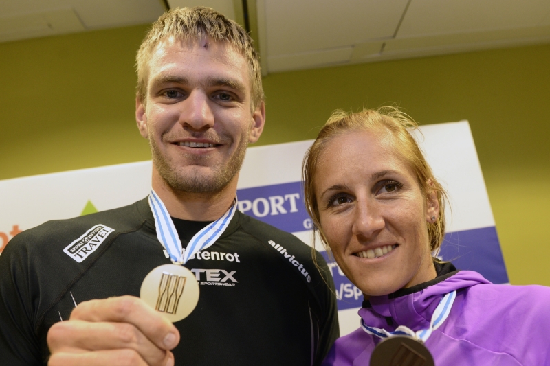 Dva dny po úspěchu na mistrovství světa ve veslování v korejském Čchungdžu se do Prahy vrátili skifaři Ondřej Synek a Miroslava Knapková. Dva dny po úspěchu na mistrovství světa ve veslování v korejském Čchungdžu se do Prahy vrátili skifaři Ondřej Synek a Miroslava Knapková.