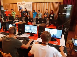 LYNX LAN Tour.
