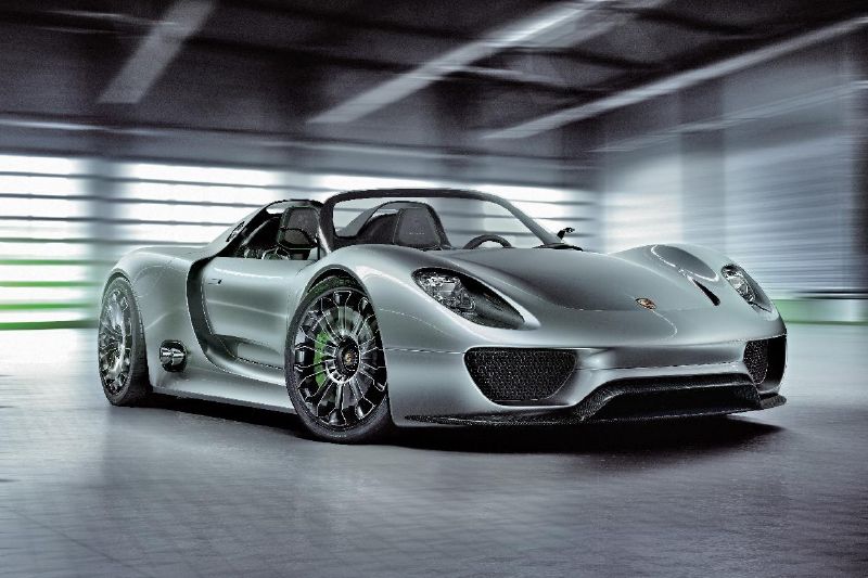 Supersportovní hybrid Porsche 918 Spyder.