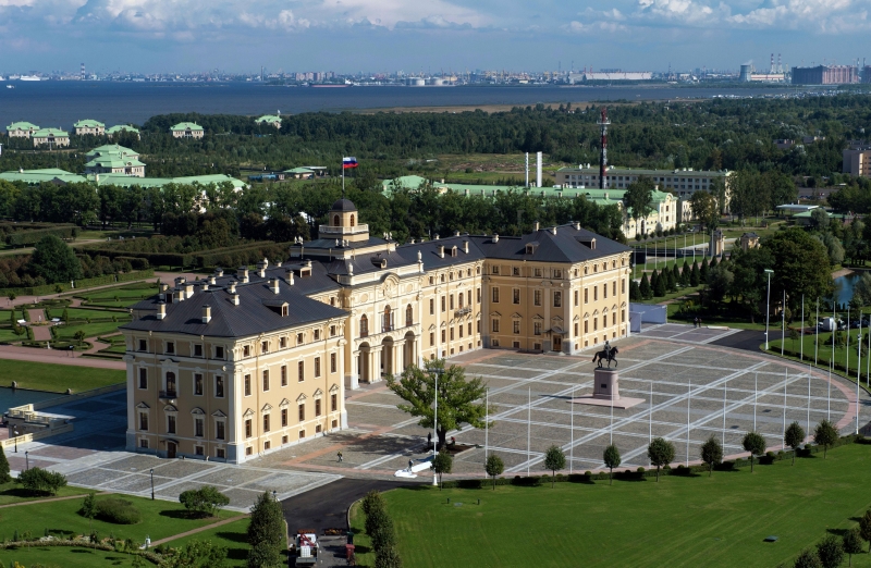 Hlavním dějištěm summitu se stane Konstantinovský palác. Hlavním dějištěm summitu se stane Konstantinovský palác.