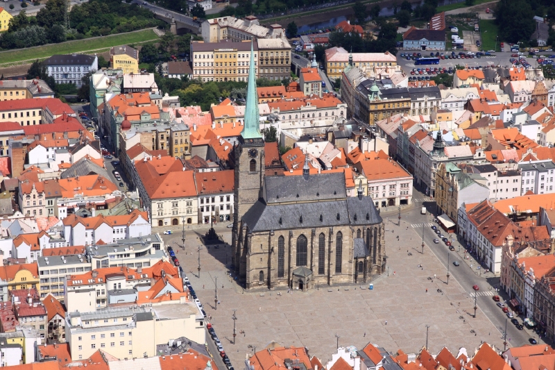 Město Plzeň poskytne prostory pro výstavu Mikoláše Aleše. Město Plzeň poskytne prostory pro výstavu Mikoláše Aleše.