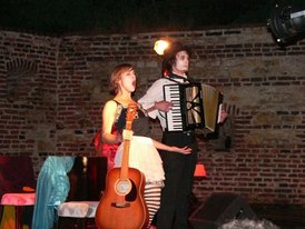 Magická atmosféra letní scény Vyšehradu.