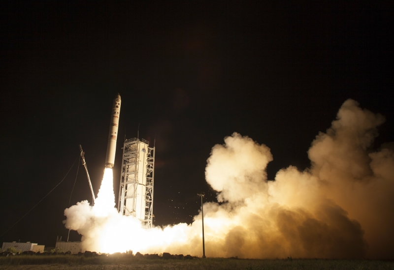 V naplánovaný čas 05:27 SELČ odstartovala z USA raketa Minotaur V nesoucí lunární sondu. V naplánovaný čas 05:27 SELČ odstartovala z USA raketa Minotaur V nesoucí lunární sondu.
