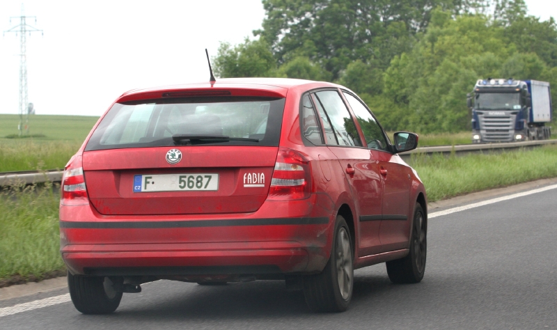 Testovací prototyp nového modelu automobilu Škoda Rapid Spaceback maskovaný jako Fabia. Testovací prototyp nového modelu automobilu Škoda Rapid Spaceback maskovaný jako Fabia.