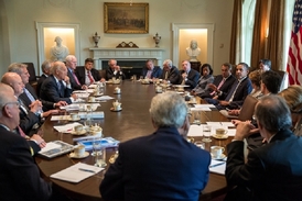Obama jedná se zástupci Senátu USA o syrské krizi.