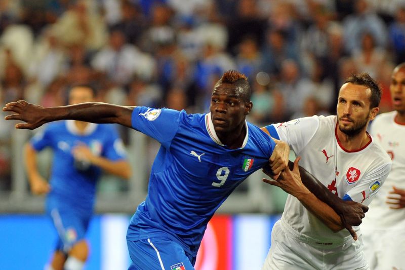 Mario Balotelli byl nejvýraznější postavou italského úspěchu pro ti české reprezentaci. 