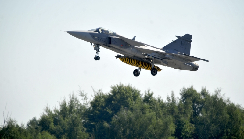Česko bude mít k dispozici gripeny na dalších 14 let.