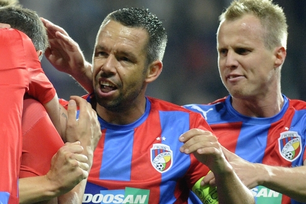 Plzeňáci David Limberský (vpravo) a Pavel Horváth.