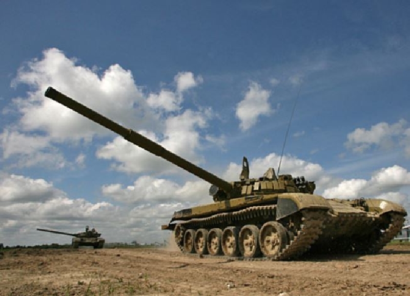 Syrští rebelové chtějí i protitankové zbraně. Na snímku ruský takt T-72.