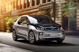 Elektromobil BMW i3, který už putuje za zákazníky.