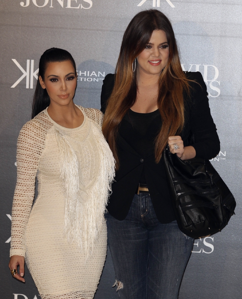 Khloé (vpravo) se sestrou Kim.