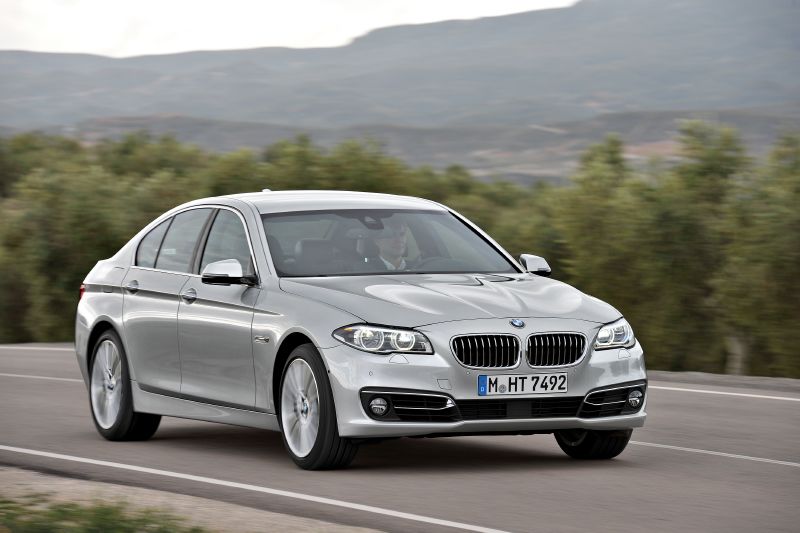 Výrobcům luxusních vozů se na trhu daří, jedním z oblíbených modelů je i BMW řady 5.
