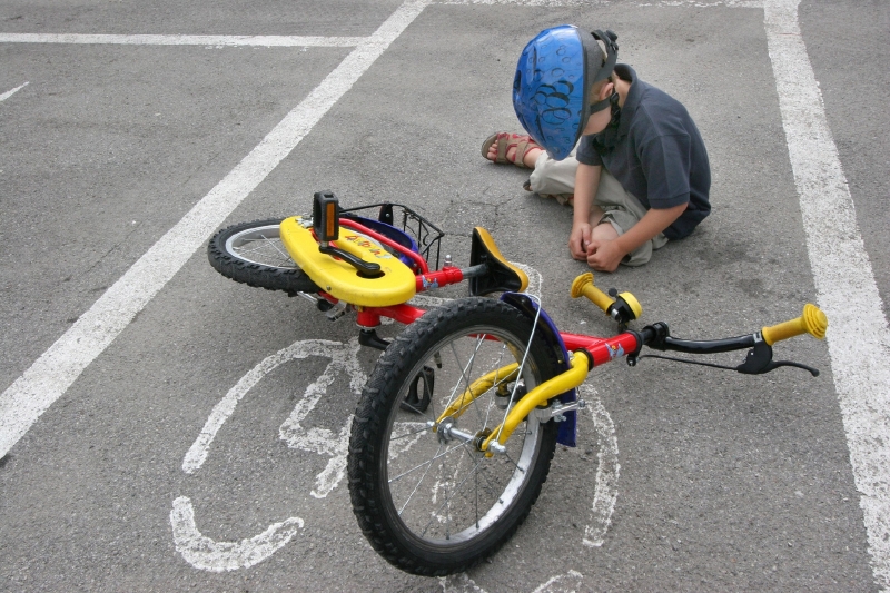 Nešťastná nehoda jedenáctiletého cyklisty na Jičínsku. Nešťastná nehoda jedenáctiletého cyklisty na Jičínsku.