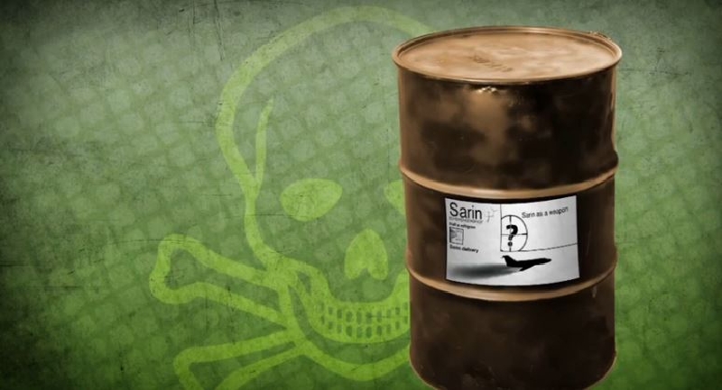 Sarin proniká do těla dýchacím ústrojím, očima i kůží.