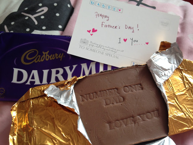 Vzkaz na čokoládě Cadbury.