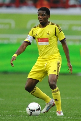 Samuel Eto'o v dresu Machačkaly.