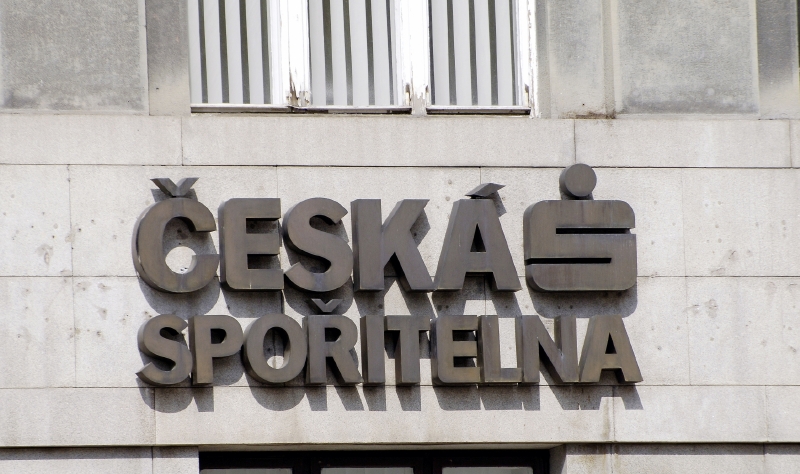 Česká spořitelna varuje své klienty před vyzrazováním osobních údajů (ilustrační foto). Česká spořitelna varuje své klienty před vyzrazováním osobních údajů (ilustrační foto).