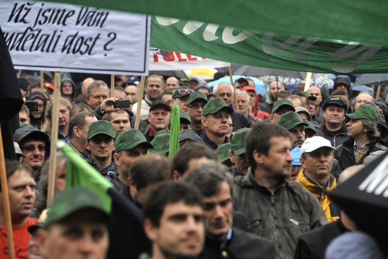 Horníci protestovali proti uzavření dolu Paskov. Horníci protestovali proti uzavření dolu Paskov.
