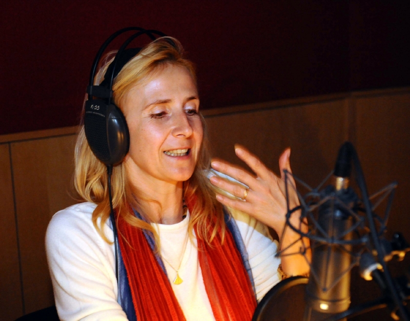 Herečka a dabérka Ivana Milbachová. Herečka a dabérka Ivana Milbachová.