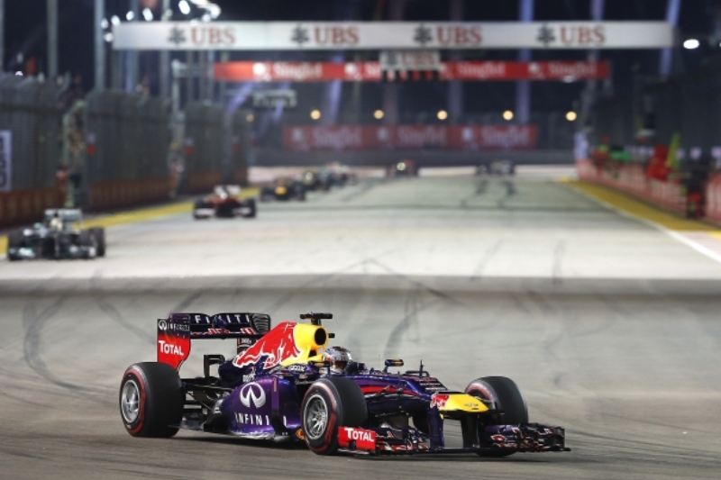Sanastian Vettel vyhrál Velkou cenu Singapuru.