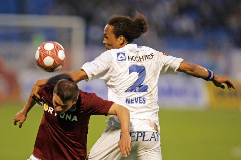 Fernando Neves (vpravo) hrál v Česku už za Baník.
