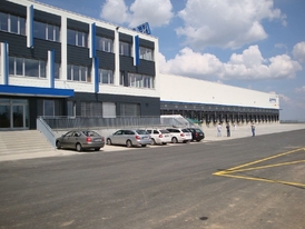 Centrální překladiště PPL v Jažlovicích u Prahy.