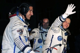 Astronauté Oleg Kotov, Sergej Rjazanskij a Michael Hopkins.