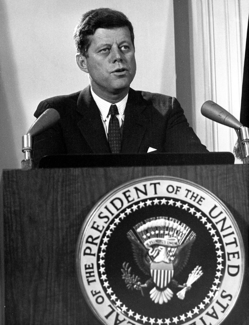 John Fitzgerald Kennedy se o zdi dozvěděl až dne, kdy začala vyrůstat.