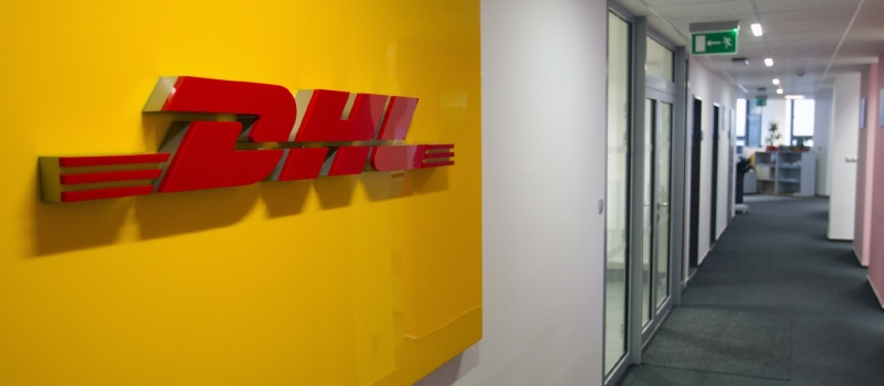 Poštovní firma DHL. Poštovní firma DHL.
