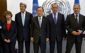 Přední hlavy OSN, zleva Catherine Ashton, John Kerry, Pan Ki-moon, Sergey Lavrov, Tony Blair.