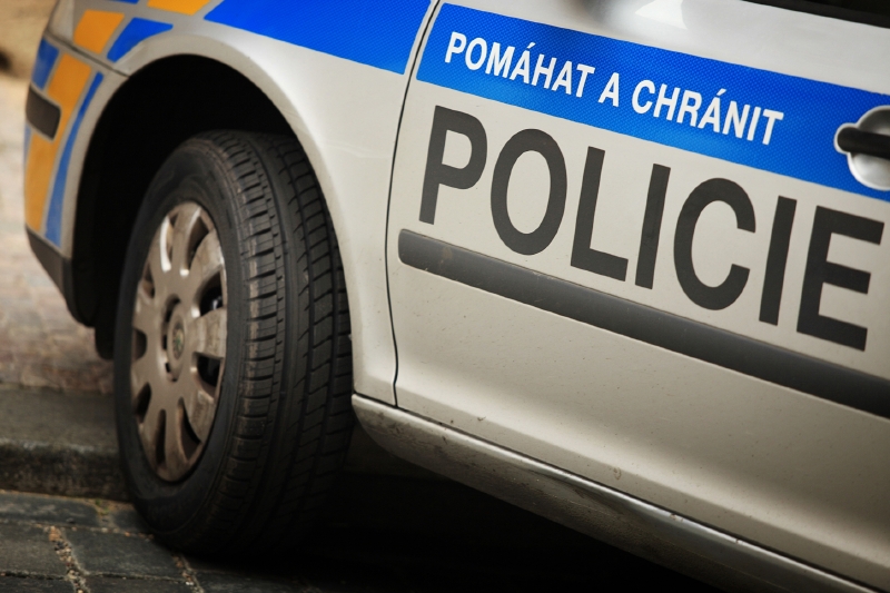 Dvě policejní auta hořela na Praze 4 (Ilustrační foto).