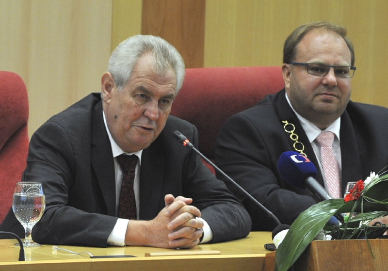 Prezident Zeman při své návštěvě Moravskoslezského kraje zveřejnil své řešení nezaměstnanosti.