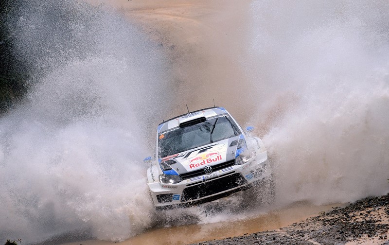 Hned v první rychlostní zkoušce Francouzské rallye si může Sébastien Ogier zajistit titul mistra světa.