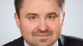 V kamapni do sněmovních voleb v roce 2013 umělecky "zabodoval" kandidát Hlavy vzhůru Tomáš Úlehla použitím Svěrákova "metelesku blesku" v pokusu o volební hymnu.
