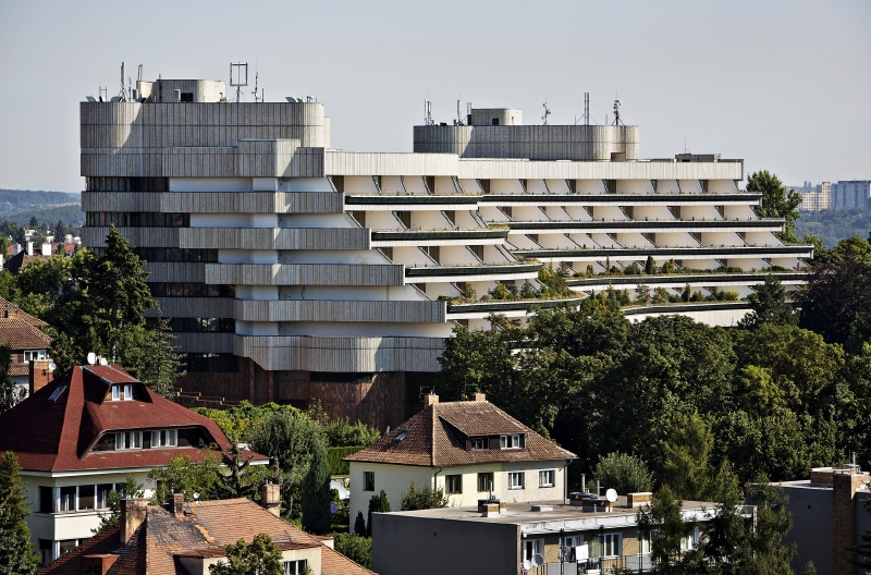 Hotel je podle některých odborníků unikátní ukázkou architektury vybočující z dobového průměru.