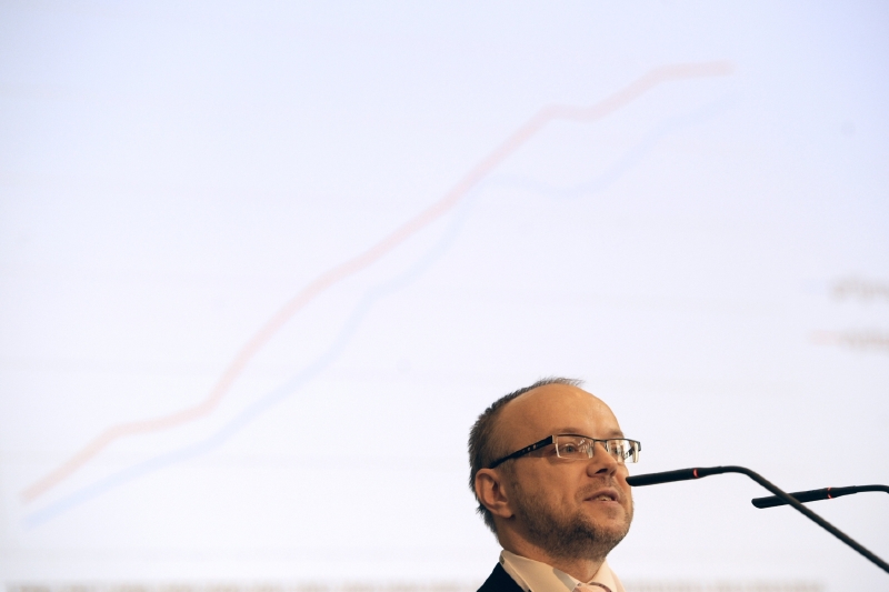 Náměstek ministra financí Ladislav Minčič uvedl, že senátní hospodářský výbor chystá návrh změn. Náměstek ministra financí Ladislav Minčič uvedl, že senátní hospodářský výbor chystá návrh změn.