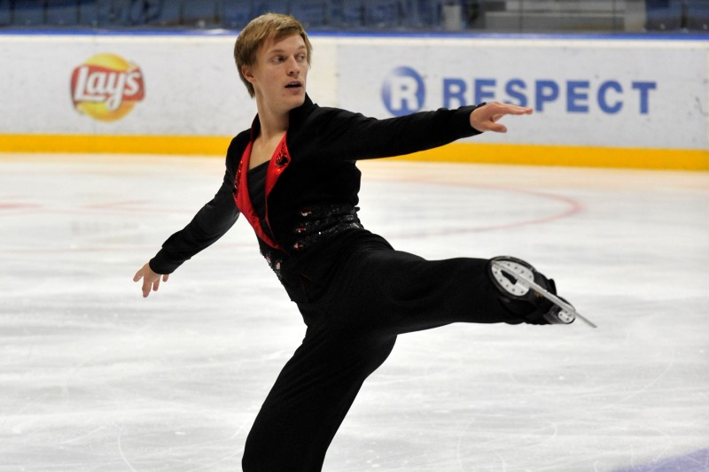 Krasobruslař Tomáš Verner vstoupil do olympijské sezony nejlépe, jak mohl. Krasobruslař Tomáš Verner vstoupil do olympijské sezony nejlépe, jak mohl.
