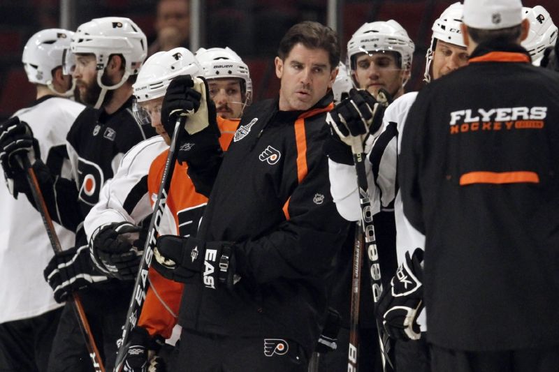 Bývalý trenér Peter Laviolette. Bývalý trenér Peter Laviolette.