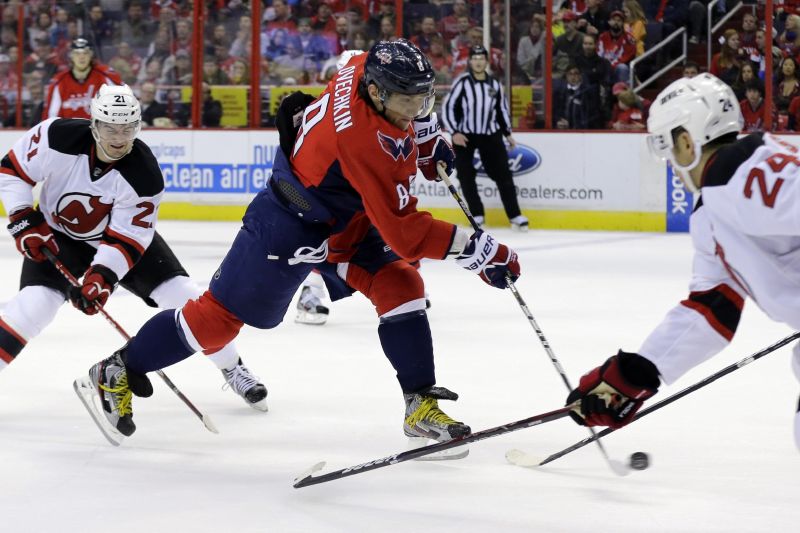 Největší hvězdou prvního týdne NHL byl vyhlášen Alexandr Ovečkin. Největší hvězdou prvního týdne NHL byl vyhlášen Alexandr Ovečkin.
