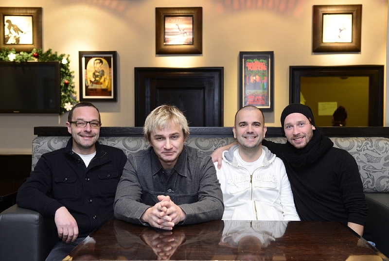 Torzo Supportů: (zleva) Jan Daliba, Kryštof Michal, René Rypar a Zbyněk Raušer, členové nové kapely Portless. Torzo Supportů: (zleva) Jan Daliba, Kryštof Michal, René Rypar a Zbyněk Raušer, členové nové kapely Portless.