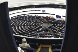 Europoslanci se podrobně věnují tabákové neřesti.