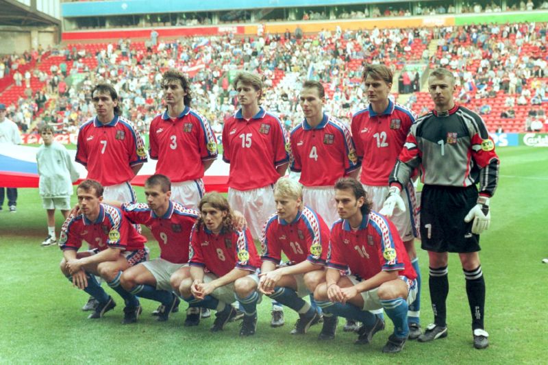Národní tým v roce 1996 dosáhl na Euru v Anglii historický úspěch, ale cesta na šampionát byla velmi trnitá. Národní tým v roce 1996 dosáhl na Euru v Anglii historický úspěch, ale cesta na šampionát byla velmi trnitá.