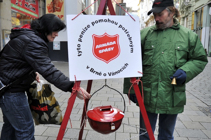 Armáda spásy, která se nedávno stala oficiálně registrovanou církví, provozuje od roku 1993 domy pro matky s dětmi a rodiny. Armáda spásy, která se nedávno stala oficiálně registrovanou církví, provozuje od roku 1993 domy pro matky s dětmi a rodiny.