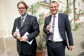Advokáti David Ratha Roman Jelínek a Adam Černý. 