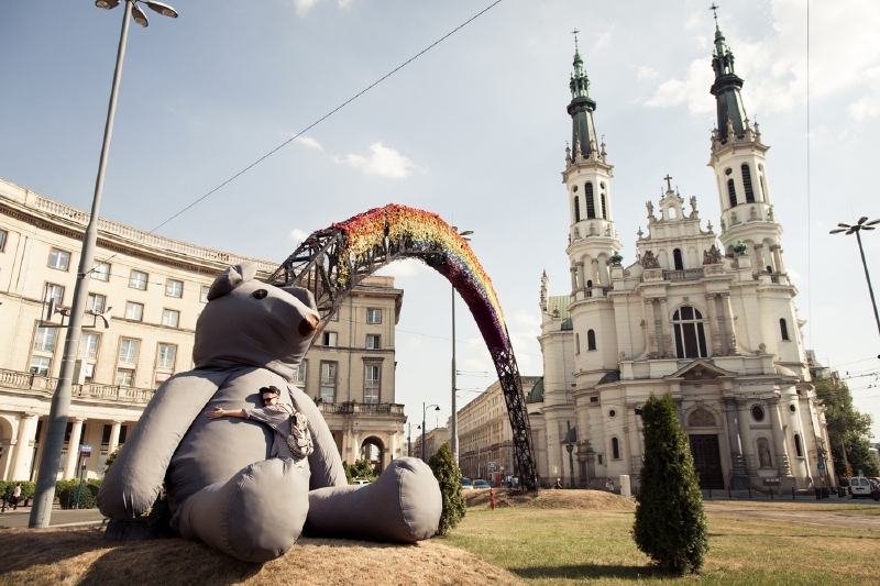 Medvěd Cuddly ve Varšavě.