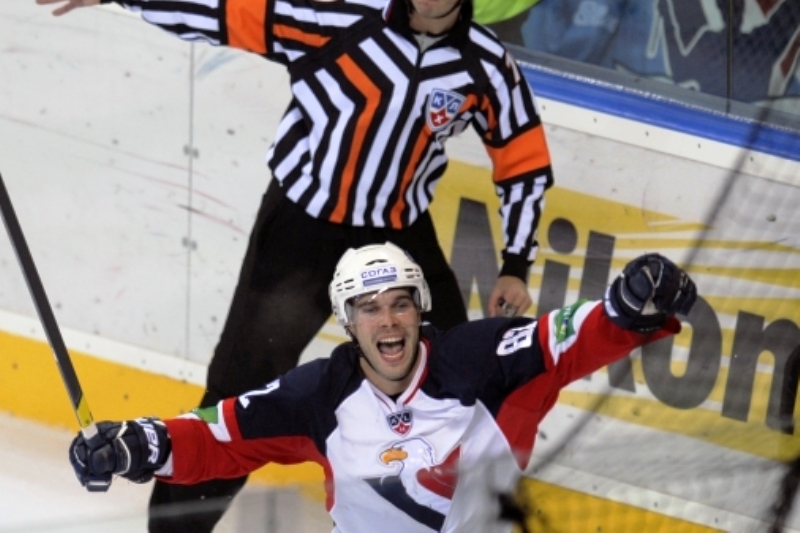 Útočník Slovanu Bratislava Michal Vondrka se raduje z gólu.