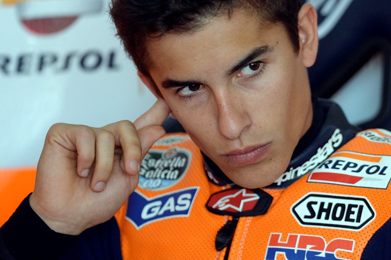 Lídr mistrovství světa silničních motocyklů MotoGP Marc Márquez dostal trestný bod za kolizi s Danim Pedrosou během předchozí Velké ceny Aragonie. Lídr mistrovství světa silničních motocyklů MotoGP Marc Márquez dostal trestný bod za kolizi s Danim Pedrosou během předchozí Velké ceny Aragonie.