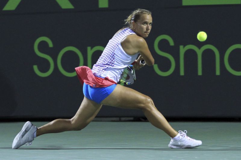 Tenistka Barbora Záhlavová-Strýcová na turnaji v Ósace na semifinále nedosáhla. Tenistka Barbora Záhlavová-Strýcová na turnaji v Ósace na semifinále nedosáhla.