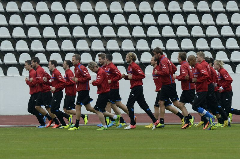 Česká reprezentace na tréninkovém výběhu. Česká reprezentace na tréninkovém výběhu.