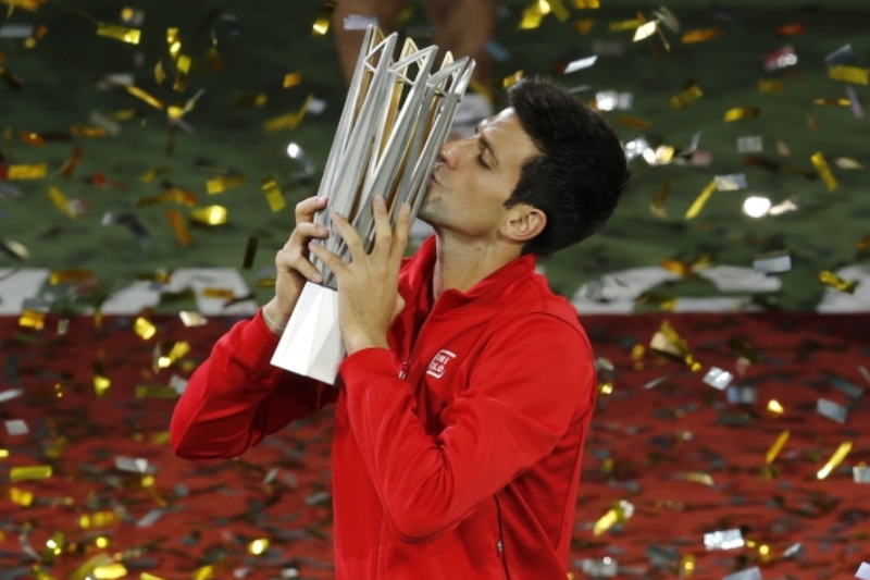 Novak Djokovič se raduje z triumfu v Šanghaji. Novak Djokovič se raduje z triumfu v Šanghaji.